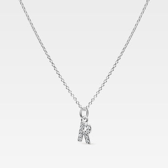 Bokstavshalsband - bokstav och kedja tillverkad av 925 Sterling silver samt glittrande stenar