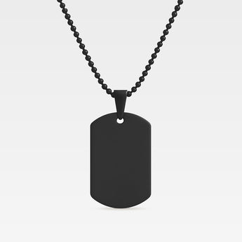 Svart dog tag-halsband med matt yta och svart kulkedja mot vit bakgrund